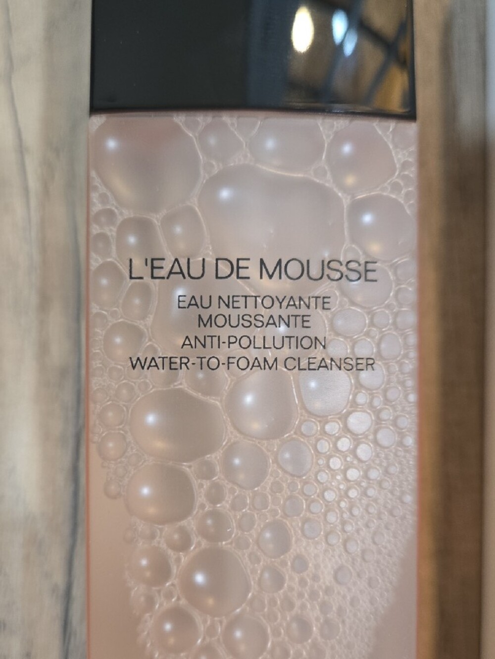 CHANEL L'Eau De Mousse Gentle Pink Cleanser - Picture 3 of 4